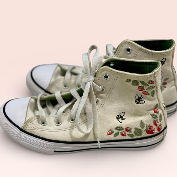 Converse Berries and Bees, 3 - Picture 2 of 8